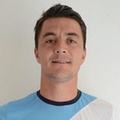 L. González