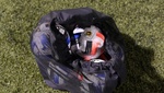Ultras del Rapid de Bucarest se rieron de sus jugadores ¡poniéndoles pañales!
