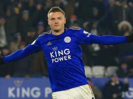 Jamie Vardy se mantém no topo da lista de artilheiros da Premier League. AFP