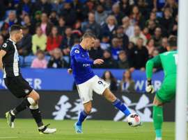 Leicester goleia e assume a terceira posição na Premier. AFP