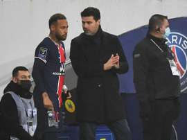 Pochettino (C) could risk losing Neymar for a key clash against Lille. AFP