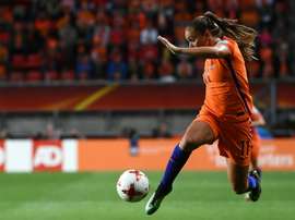 Holanda se mide a Suiza por un puesto en el Mundial. AFP