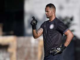 Coach quits Brazil club over keeper's femicide conviction