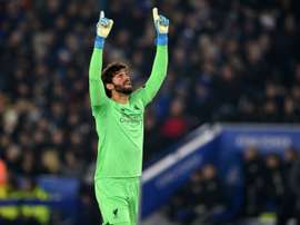Alisson Becker esteve perto de assinar com o Chelsea. AFP