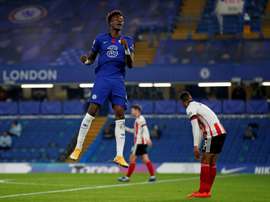 Chelsea vence e embola briga pela liderança. AFP