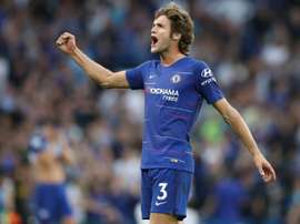 Sarri quer voltar a comandar Marcos Alonso. AFP