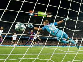 Cillessen veut devenir le nouveau Diego Alves. AFP