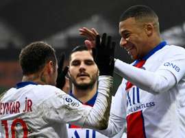 Contract talks with Neymar 'on track', says PSG's Leonardo