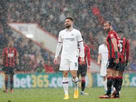 Chelsea empata e faz a festa da concorrência. AFP