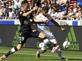 No empate entre Lyon e Bordeaux, brilhou Fekir. AFP