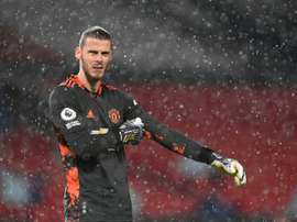 De Gea poderá estar afastado por um mês por motivos pessoais. AFP