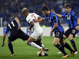 Empate a uma bola entre Lyon e Atalanta. AFP