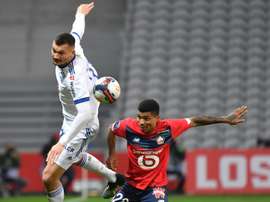 Lille não passa de um empate e o PSG encosta. AFP