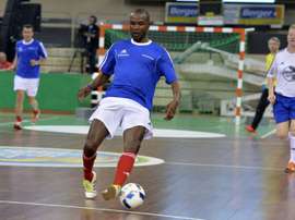 Eric Abidal, ancien international, le 20 avril 2016 à Limoges lors dun match de charité