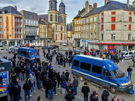 Incidents à Sedan en marge d'un match Sedan-Bastia, six blessés dont un grave. AFP