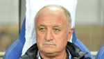 Scolari hace doblete en China