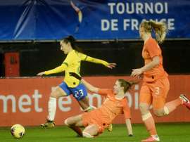 Les Néerlandaises accrochées par les Brésiliennes lors du Tournoi de France. AFP