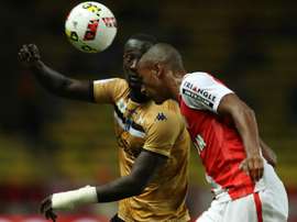 Diallo (d) tiene un pretendiente en Inglaterra. AFP