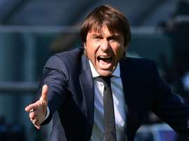 Antonio Conte quer deixar seu ex-clube sem lateral-esquerdo. AFP