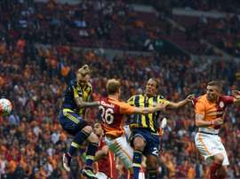Lukas Podolski lors d'un match de championnat avec Galatasaray face à Fenerbahçe. AFP