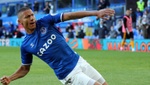 VÍDEO: Richarlison presumió de medalla a su regreso al Everton