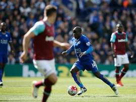El dinero recibido por Kanté será reinvertido por el Leicester. Archivo/EFE/EPA
