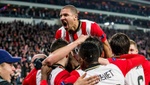 El PSV pasa de estar eliminado, a los octavos en cinco minutos