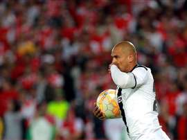 Humberto Suazo volverá a los terrenos de juego a nivel profesional. EFE/Archivo