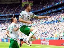 El Burnley pone toda la carne en el asador por Robbie Brady. EFE/EPA