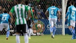 Coritiba sentencia a Santa Cruz y escapa del descenso
