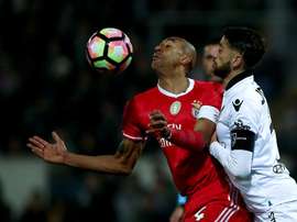 O capitão do V. Guimarães vai deixar de o ser... porque vai abandonar o clube vimaranense. EFE