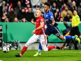 Thilo Kehrer (d) sonó primero para el Barça, y no tardó el Madrid en apuntarse a la puja. EFE/Archiv
