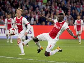 O Ajax lidera o ranking e segue mostrando o poder da sua formação. EFE