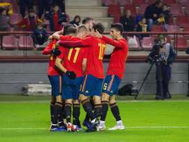 Goleada para mirar a los ojos al Europeo. EFE