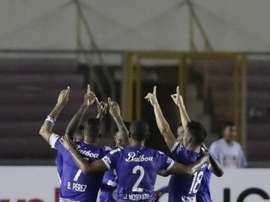 Plaza Amador y Árabe Unido aprietan el 'play off'. EFE