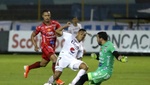 San Carlos se hace fuerte en las dos áreas ante Santos