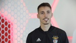Grimaldo también está en los planes del Barça