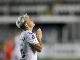 O Santos passou por cima do Boca e está na final da Libertadores. EFE