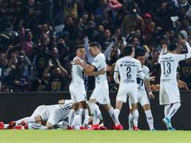 Pumas se olvida de Míchel y debuta con una sonrisa. EFE