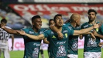 Mena se pone la capa y rescata a León