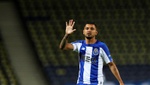 El Oporto hará pruebas a Corona, lesionado ante el Famalicao