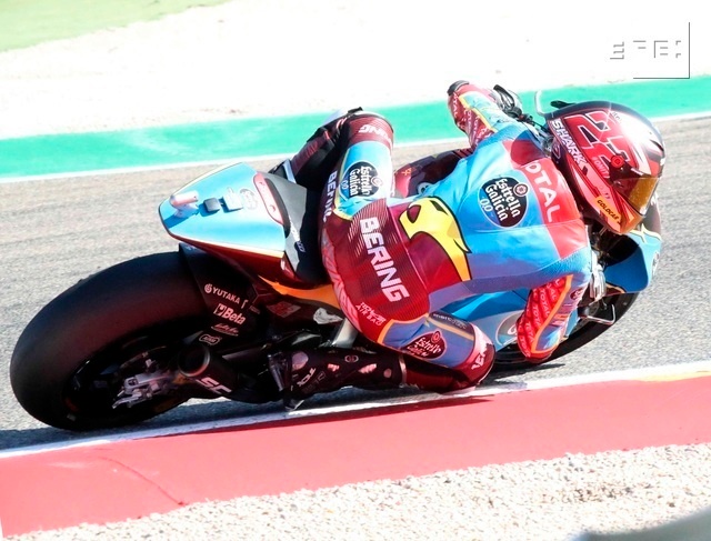 El piloto británico Sam Lowes (EG 0,0 Marc Vds) durante una de las sesiones de entrenamiento de Moto2 celebrada en el circuito turolense de Motorland Alcañiz. EFE/Javier Cebollada