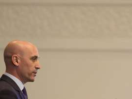 Rubiales dotará a las competiciones no profesionales de test para la detección del COVID-19. EFE