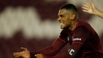 Un doblete del 'inmortal' Sand tumba a Alves y Sao Paulo
