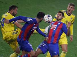 El Cádiz recibe al Eibar en el Carranza. EFE/Javier Etxezarreta