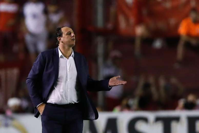 Rogério Ceni concedeu entrevista após vitória sobre o Palmeiras. EFE/Juan Ignacio Roncoroni/Arquivo
