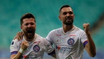Un solitario gol de Gilberto acerca a Bahía a cuartos