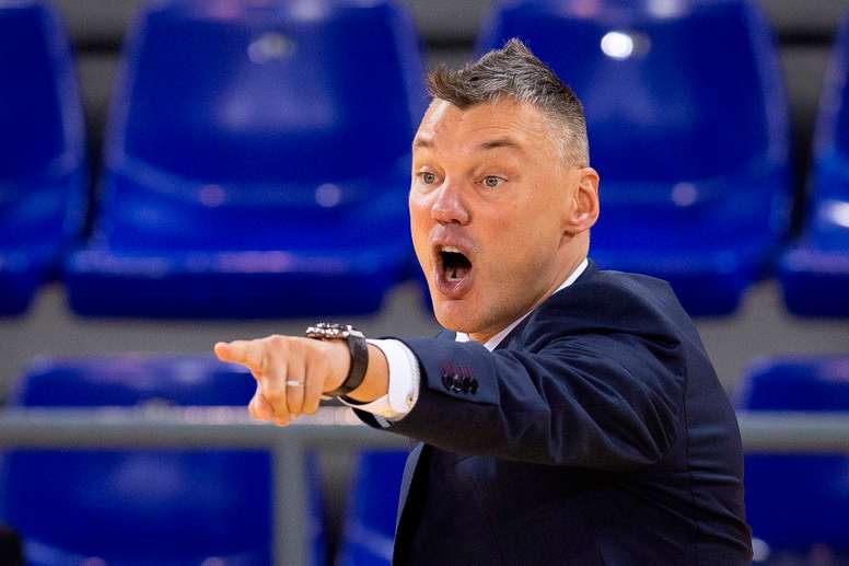 El técnico lituano del Barça, Sarunas Jasikevicius, durante el encuentro de la Euroliga de baloncesto frente al Estrella Roja en el Palau Blaugrana, en Barcelona. EFE / Enric Fontcuberta/Archivo.
