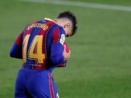 Philippe Coutinho deve ser desfalque no jogo do fim de semana. EFE/Alberto Estévez/Arquivo
