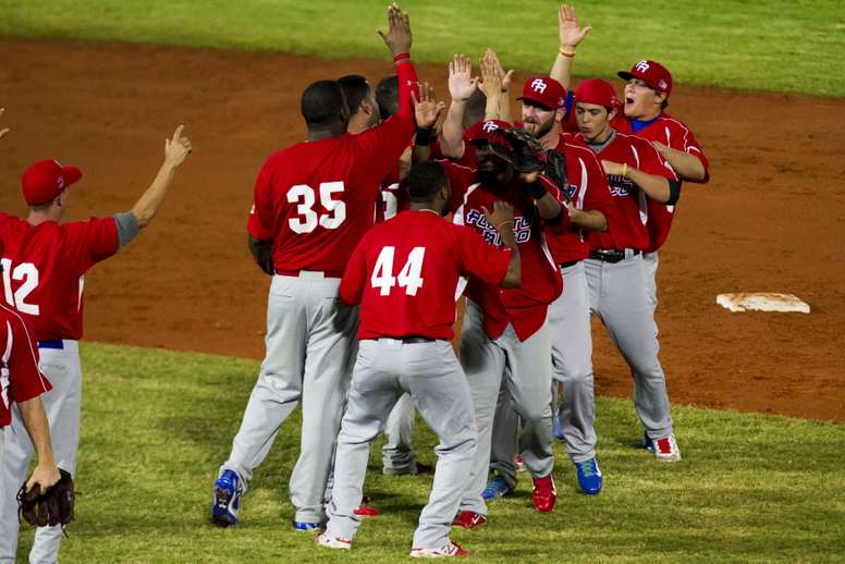 Los Indios buscan su campeonato número 19, hazaña que no logra desde el 2013-14. En la imagen el regitro de otra de las celebraciones den los Indios de Mayagüez. EFE/Miguel Gutiérrez/Archivo